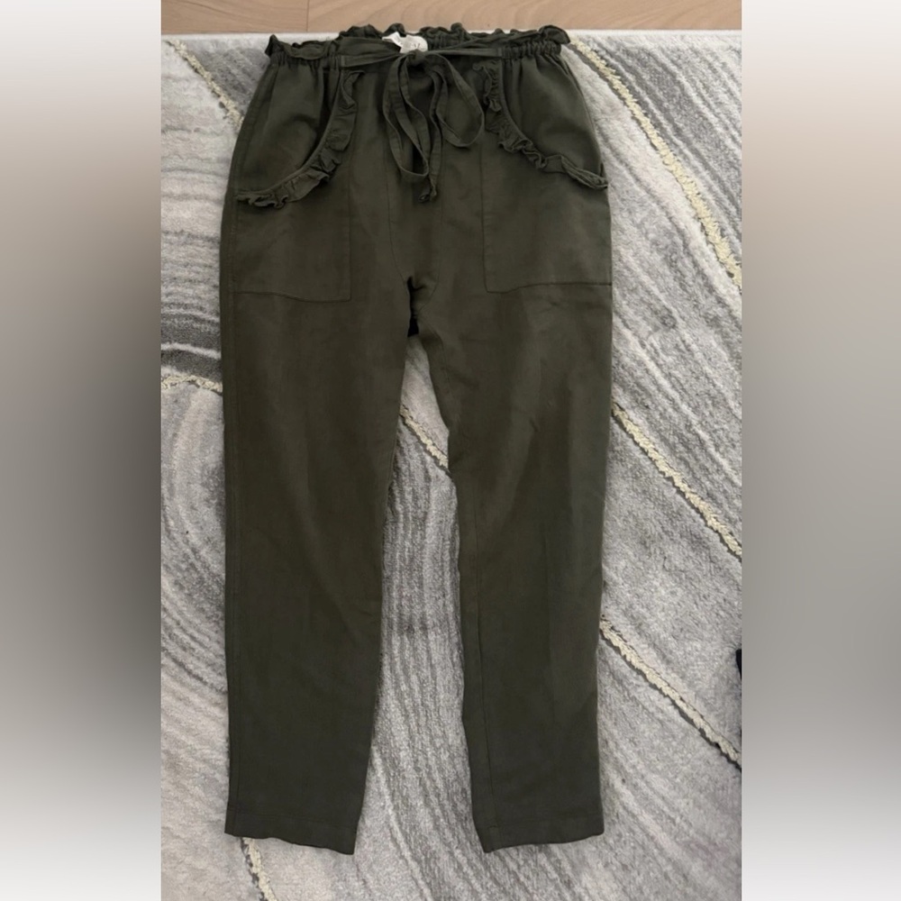The Great pants 0 fits a size 0 or 2 25 26 jeans olive